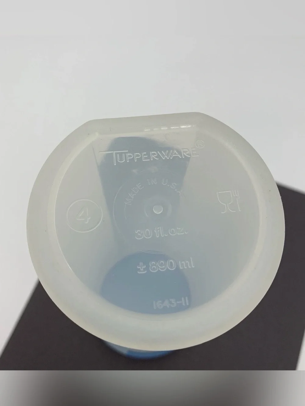 N/A vintage tupperware